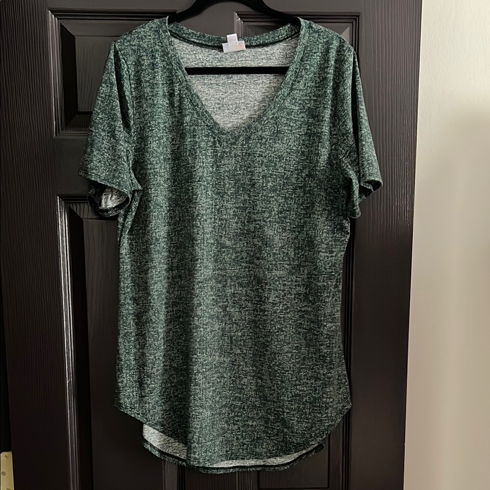 LuLaRoe Iris top Medium